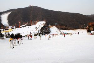 【定期活动】军都山夜场滑雪 晚17点-22点（2月5日）周四
