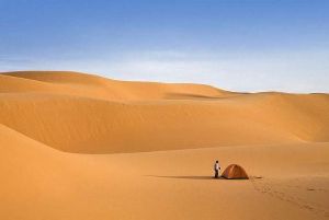 【三夫活动】五一假期4月29-30日，库布齐沙漠轻装徒步，沙漠扎营腹地，越野车随行保障